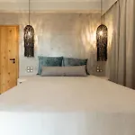 Vila Finest -seaside With Private Swimming Pool At Orkos